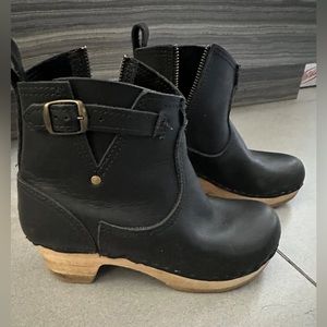 No 6 Black Buckle Clog Boots, size 35, Barely used